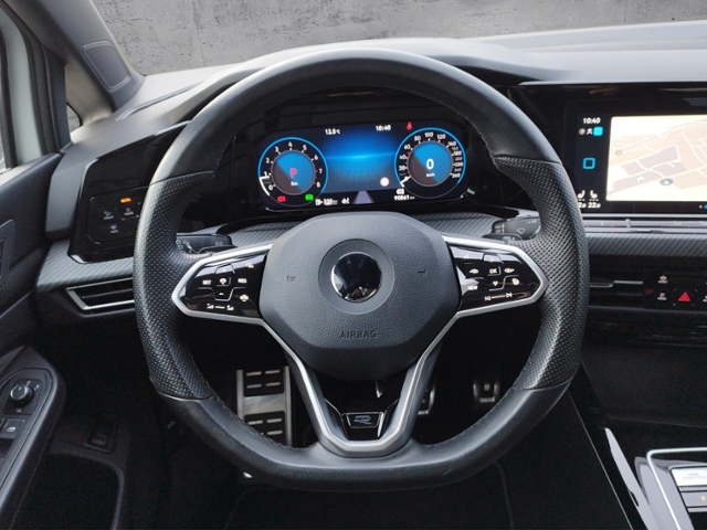 Golf VIII Variant R-Line 2.0 TSI DSG STH/IQ-LIGH