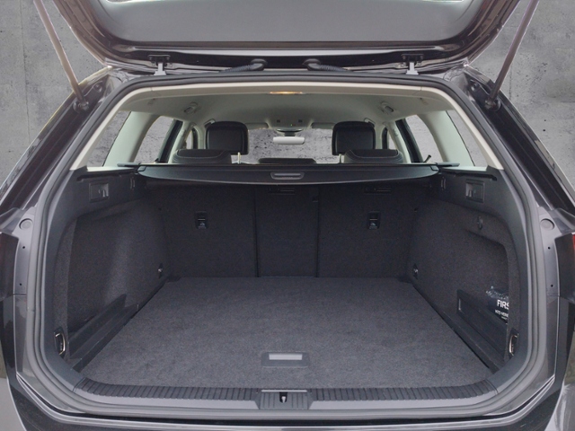 Passat Variant Business 2.0 TDI DSG NAV/Vienna K