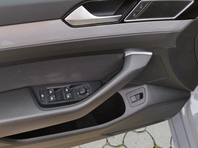 Passat Variant Business 2.0 TDI DSG STH/NAV KLIM