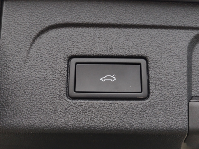 Touran Comfortline 1.5 TSI DSG R-Line/IQ.DRIVE K