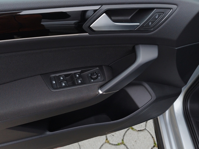 Touran Comfortline 1.5 TSI DSG R-Line/IQ.DRIVE K