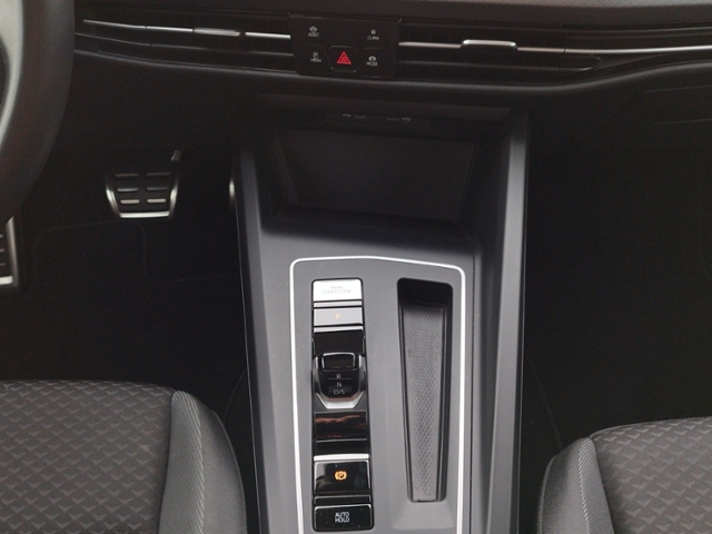 Golf VIII Active 2.0 TDI DSG PANO/HUD KLIMA LED 