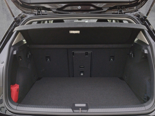 Golf VIII Active 2.0 TDI DSG PANO/HUD KLIMA LED 