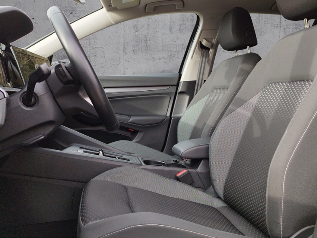 Golf VIII Active 2.0 TDI DSG PANO/HUD KLIMA LED 