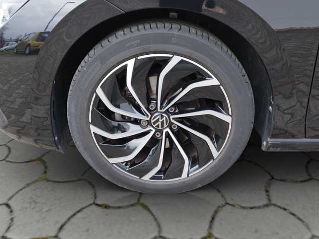 Golf VIII Active 1.5 TSI NAV/LED+/ACC KLIMA LED 