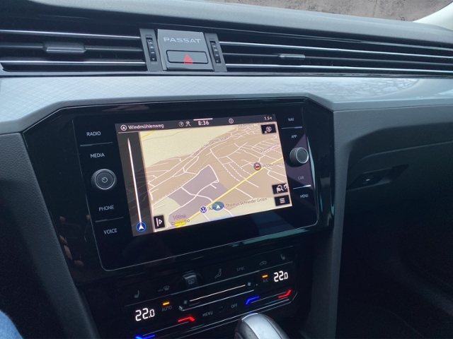 Passat Variant Business 2.0TDI DSG/AHK/Navi/RFK/