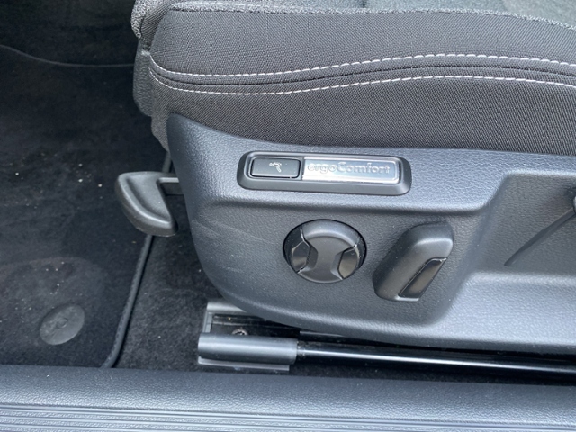 Passat Variant Business 2.0TDI DSG/AHK/Navi/RFK/