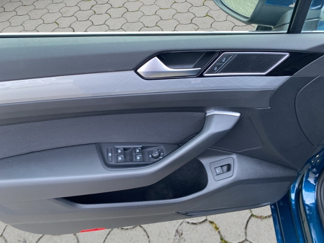 Passat Variant Business 2.0TDI DSG/AHK/Navi/RFK/