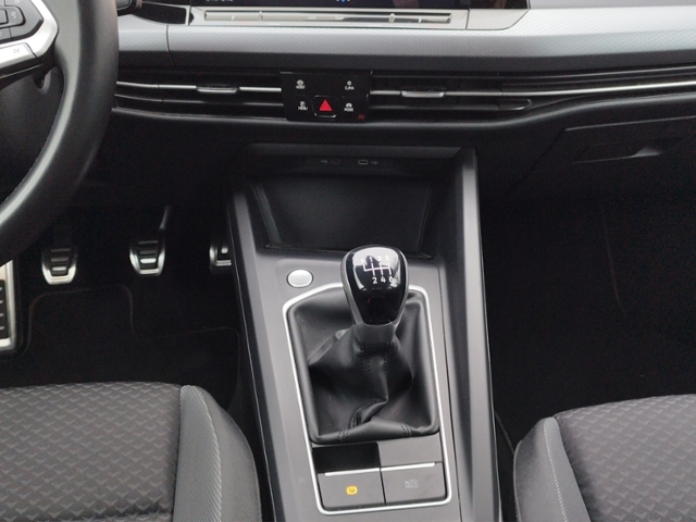 Golf VIII Active 1.5TSI AHK/Navi/LED+/RFK/SHZ KL