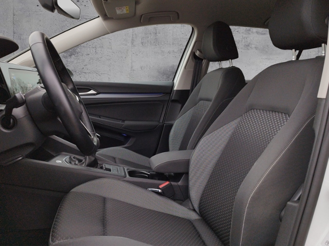 Golf VIII Active 1.5TSI AHK/Navi/LED+/RFK/SHZ KL