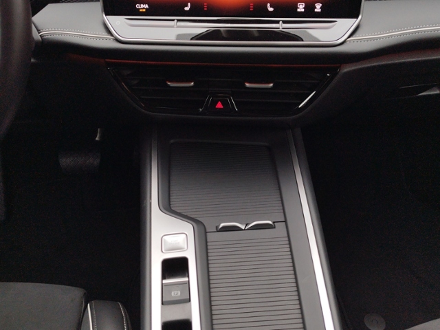 Passat Variant Business 1.5 eTSI DSG IQ.DRIVE AH