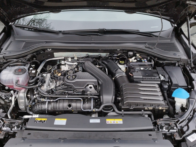 Passat Variant Business 1.5 eTSI DSG IQ.DRIVE AH