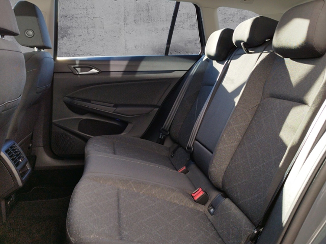 Golf VIII Variant Life 1.5 eTSI DSG LED+/NAV/SHZ