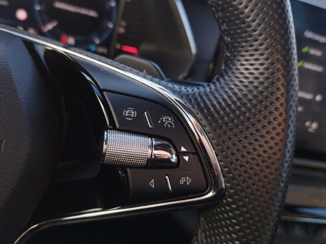 Octavia Combi Sportline 2.0TDI DSG LED/Navi/Reis