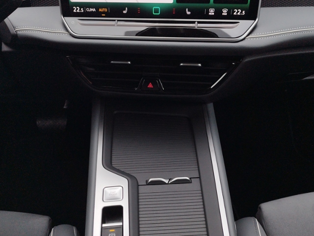 Passat Variant Business 1.5 eTSI DSG IQ.DRIVE KL