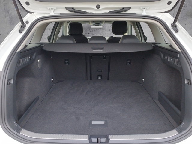 Passat Variant Business 1.5 eTSI DSG IQ.DRIVE KL