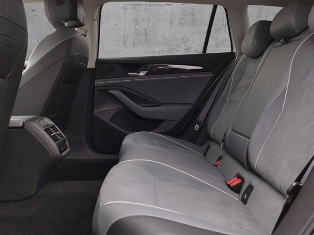 Passat Variant Business 1.5eTSI DSG AHK/Navi/Kam