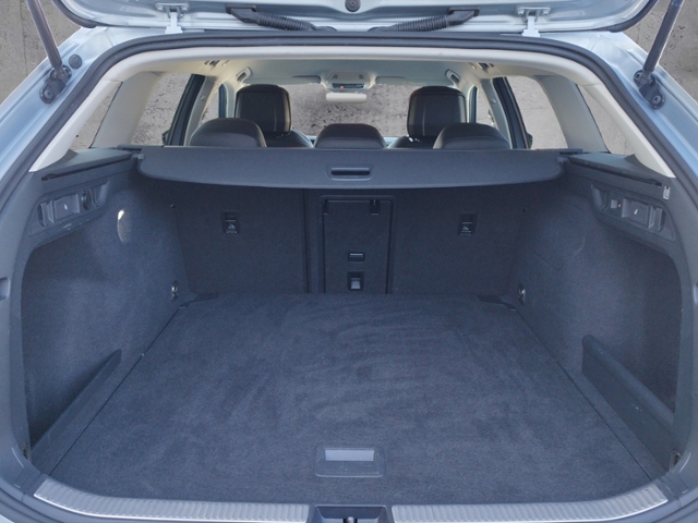 Passat Variant Business 1.5 eTSI DSG IQ.DRIVE/SH