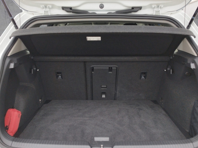 Golf VIII Life 1.5 TSI LED+/NAV/SHZ KLIMA NAVI A