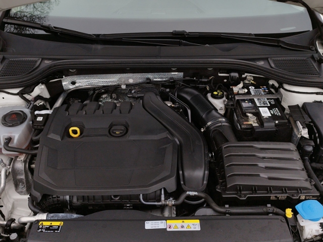 Golf VIII Life 1.5 TSI LED+/NAV/SHZ KLIMA NAVI A