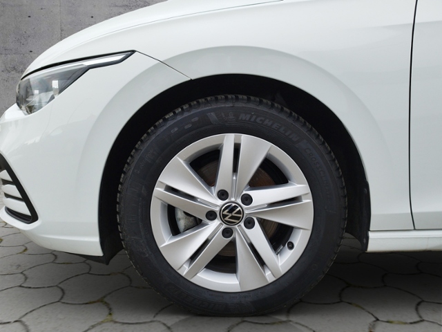 Golf VIII Life 1.5 TSI LED+/NAV/SHZ KLIMA NAVI A