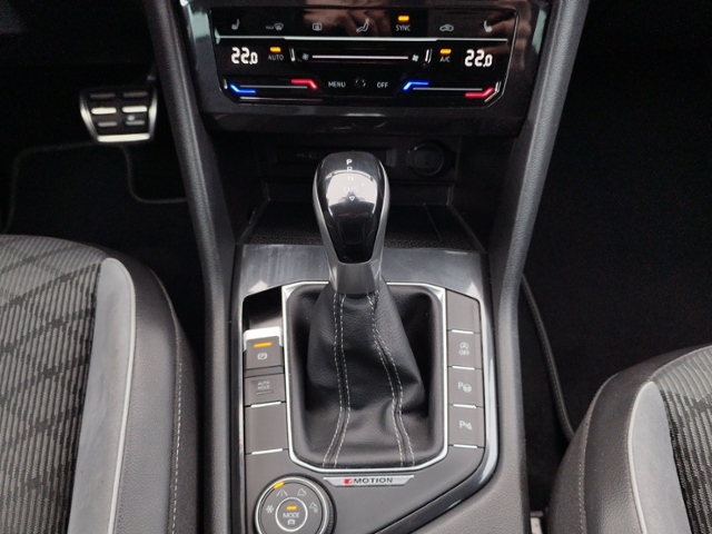 Tiguan R-Line 2.0 TSI 4Motion DSG IQ.LIGHT KLIMA