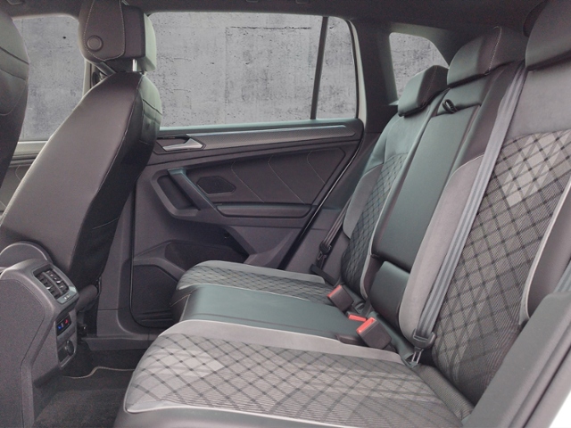 Tiguan R-Line 2.0 TSI 4Motion DSG IQ.LIGHT KLIMA