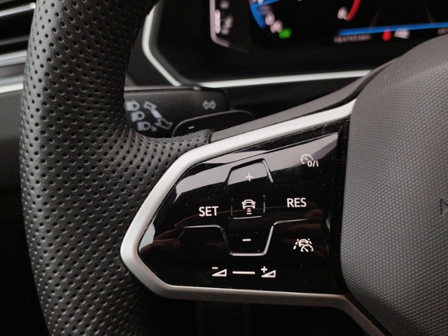 Tiguan R-Line 2.0 TSI 4Motion DSG IQ.LIGHT KLIMA