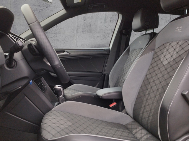 Tiguan R-Line 2.0 TSI 4Motion DSG IQ.LIGHT KLIMA