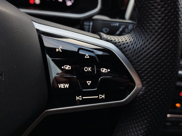 T-Roc R-Line 1.0 TSI Business/SHZ KLIMA LED NAVI