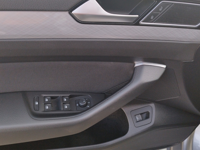 Passat Variant Business 2.0 TDI DSG NAV/SHZ KLIM