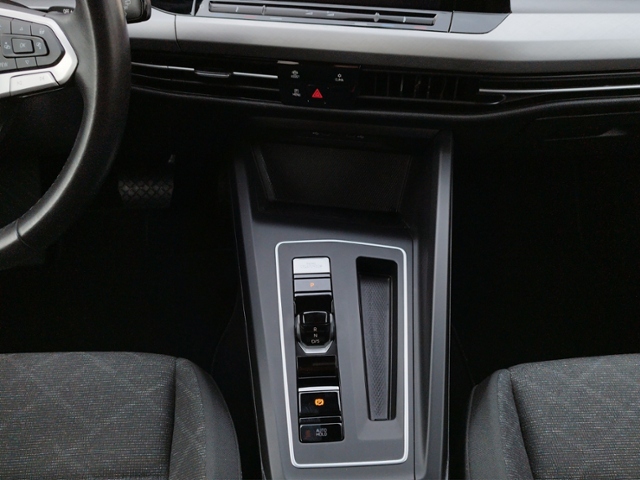 Golf VIII Variant Life 2.0 TDI DSG 5JG/AHK/NAV