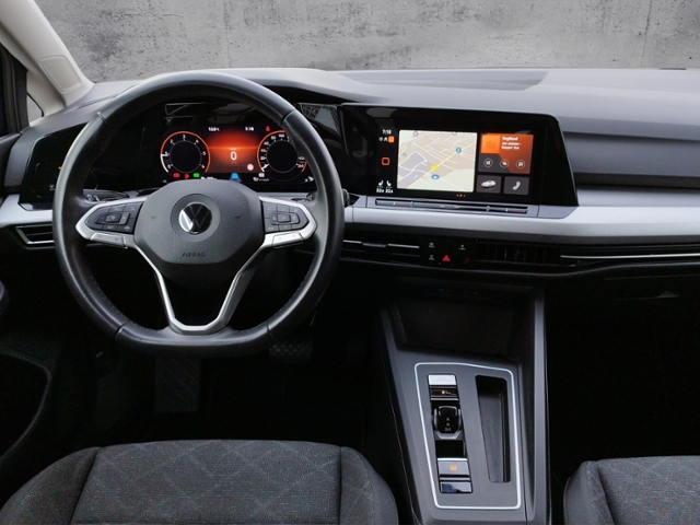 Golf VIII Variant Life 2.0 TDI DSG 5JG/AHK/NAV