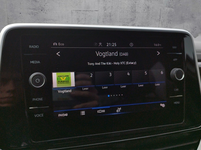 T-Roc R-Line 1.5 TSI DSG IQ.DRIVE KLIMA LED ALU