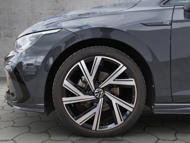 Golf VIII 1.5 TSI R-LINE LED/SHZ/KLIMA/ALU