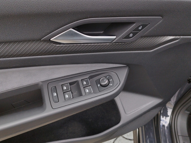 Golf VIII 1.5 TSI R-LINE LED/SHZ/KLIMA/ALU