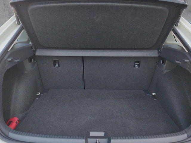 Taigo Life 1.0 TSI IQ.DRIVE/Park/SHZ KLIMA LED A