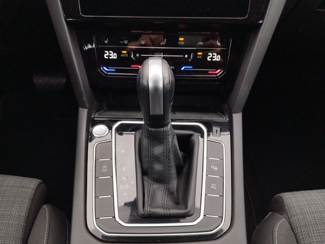 Passat Variant Business 2.0 TDI DSG AHK/ACC/NAV