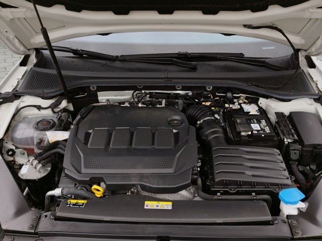 Passat Variant Business 2.0 TDI DSG AHK/ACC/NAV