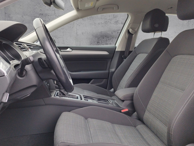 Passat Variant Business 2.0 TDI DSG AHK/ACC/NAV