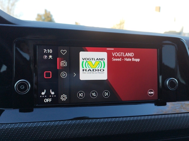 Golf VIII 2.0 TSI DSG R-LINE LIGHTASSIST/RFK/SHZ