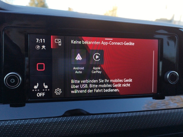 Golf VIII 2.0 TSI DSG R-LINE LIGHTASSIST/RFK/SHZ