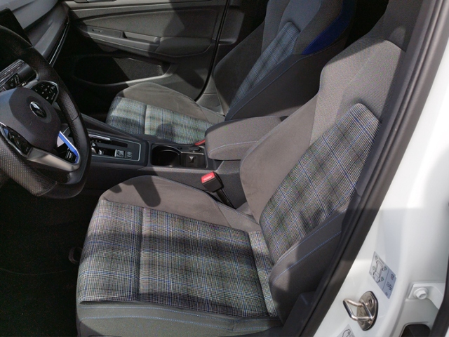 Golf VIII GTE 1.4 TSIeHybrid DSG NAV/LED+/RFK/3-