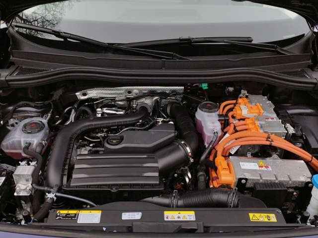 Tayron Life 1.5 TSI eHybrid 5JG/DCC/AHK/KAMERA