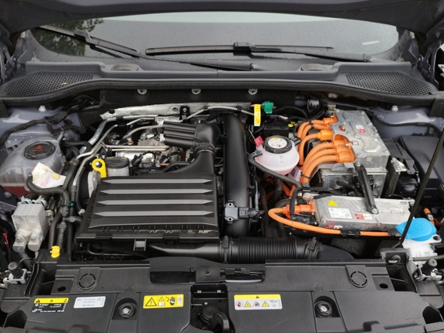 Formentor VZ 1.4 TSI eHybrid DSG MATRIX/AHK/360°