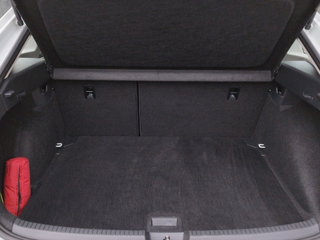 Taigo Life 1.0 TSI DSG L+S/PARKEN/ACC/CARPLAY