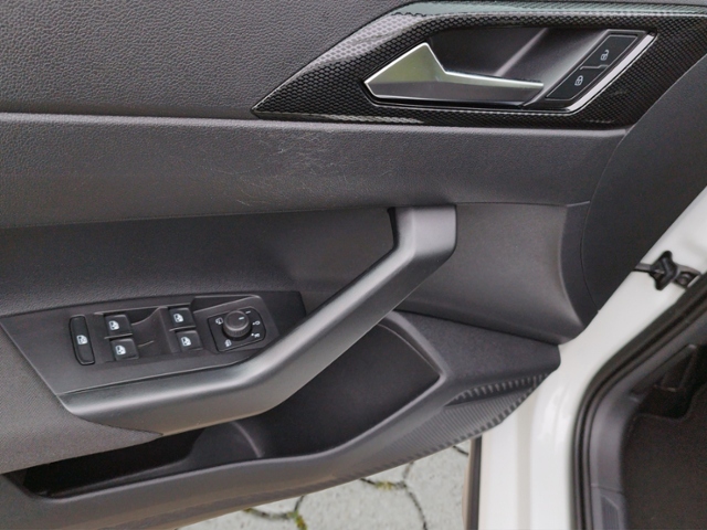 Taigo Life 1.0 TSI DSG L+S/PARKEN/ACC/CARPLAY