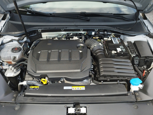 Passat Variant Business 2.0 TDI DSG R-LINE/DCC