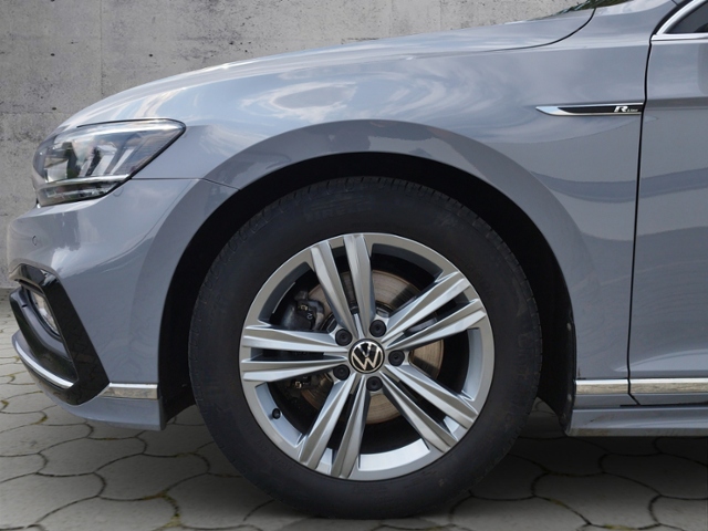 Passat Variant Business 2.0 TDI DSG R-LINE/DCC