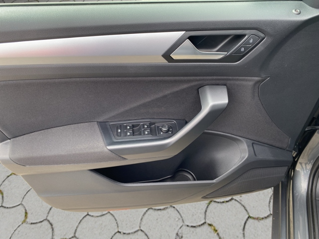 T-Roc Life 1.5 TSI DSG AHK/ACC/SHZ/LED